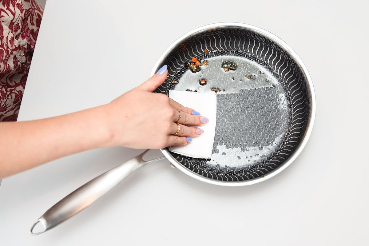 Hoe keramische pannen schoonmaken? | Eenvoudig schoonmaken