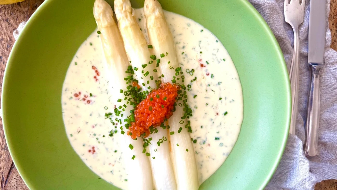 Witte asperges met Sandefjordsaus