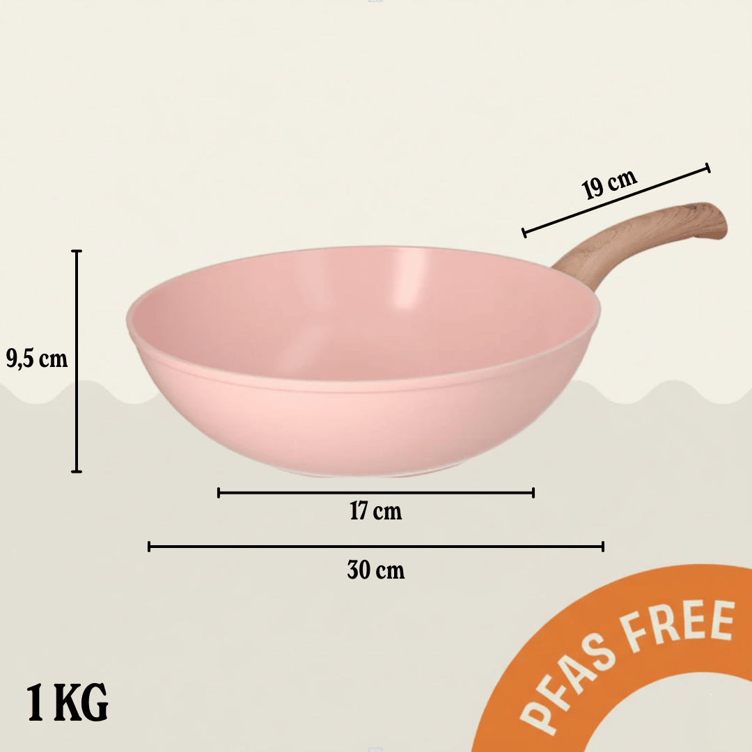 Pink wok pan 30 cm with wooden handle, height 9.5 cm, PFAS-free, lightweight 1 kg.