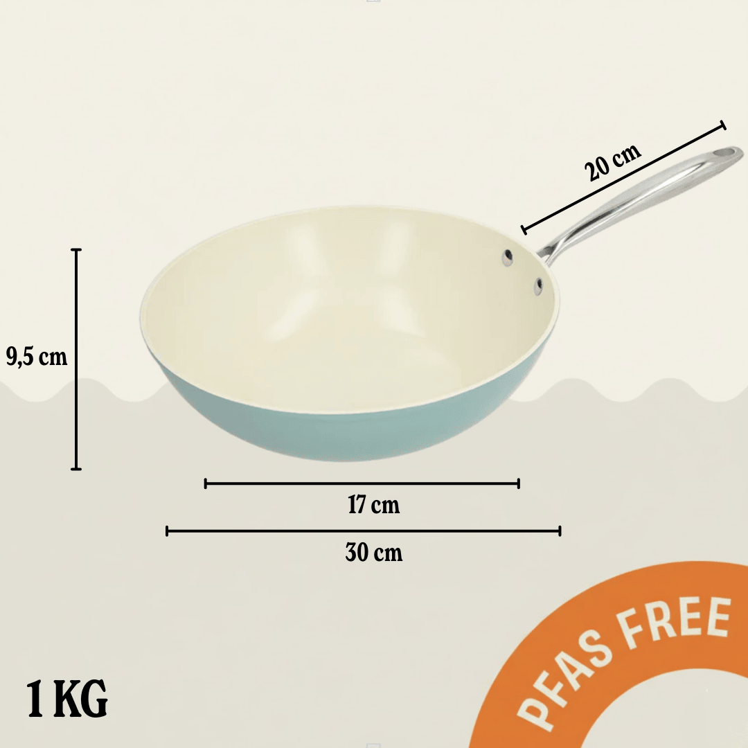 Blue wok pan 30 cm with light-colored interior and metal handle, PFAS-free.