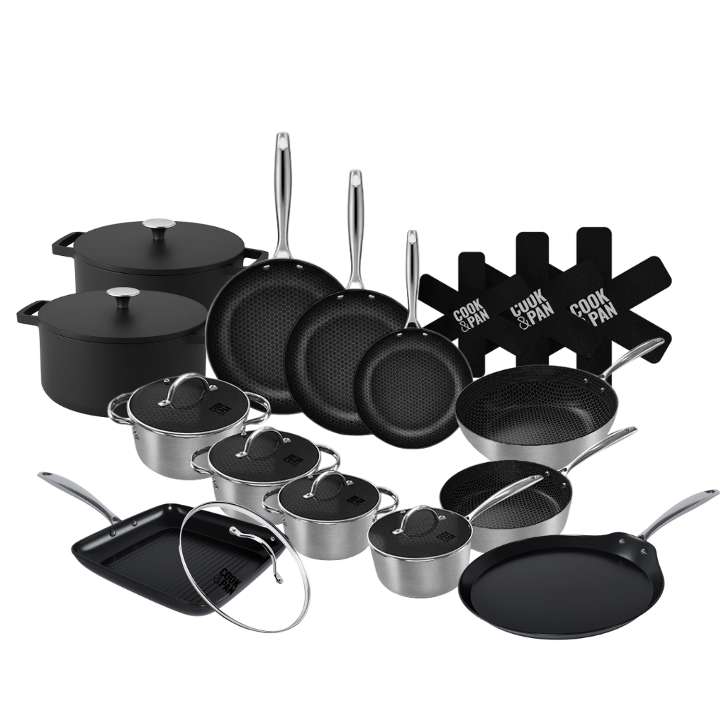 Batterie de cuisine noire 15 pièces avec couvercles en verre, poêles antiadhésives et poignées en acier inoxydable.