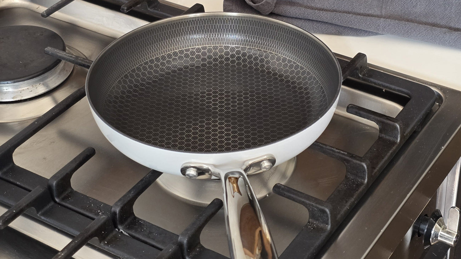 Vis bakken in Cook & Pan pan