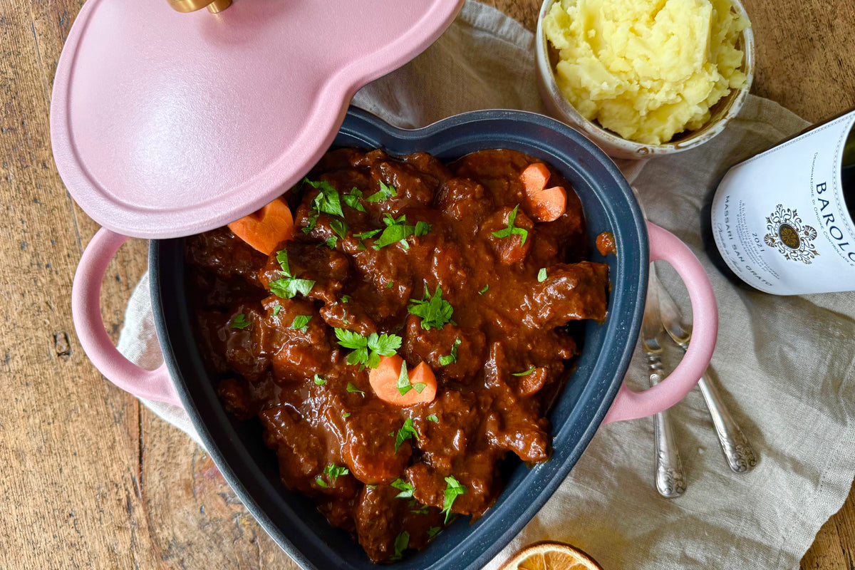 Runderstoof met rode wijn, pure chocolade & sinaasappel