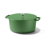 Groene Go Green gietijzeren braadpan van 28 cm met deksel en handvatten.