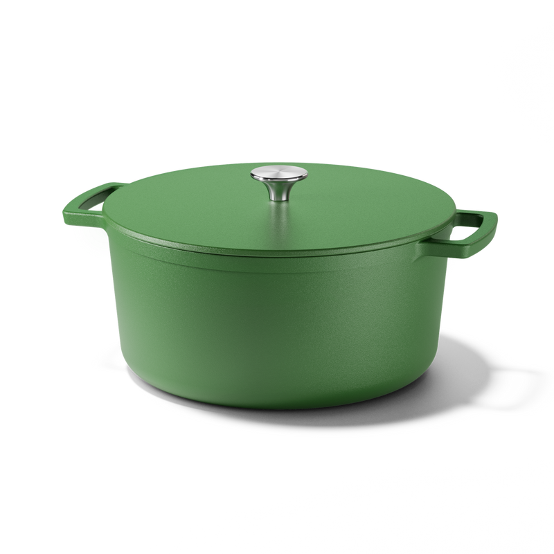 Groene Go Green gietijzeren braadpan van 28 cm met deksel en handvatten.