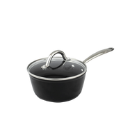 Zwarte steelpan van 18 cm met glazen deksel en roestvrijstalen handvatten.