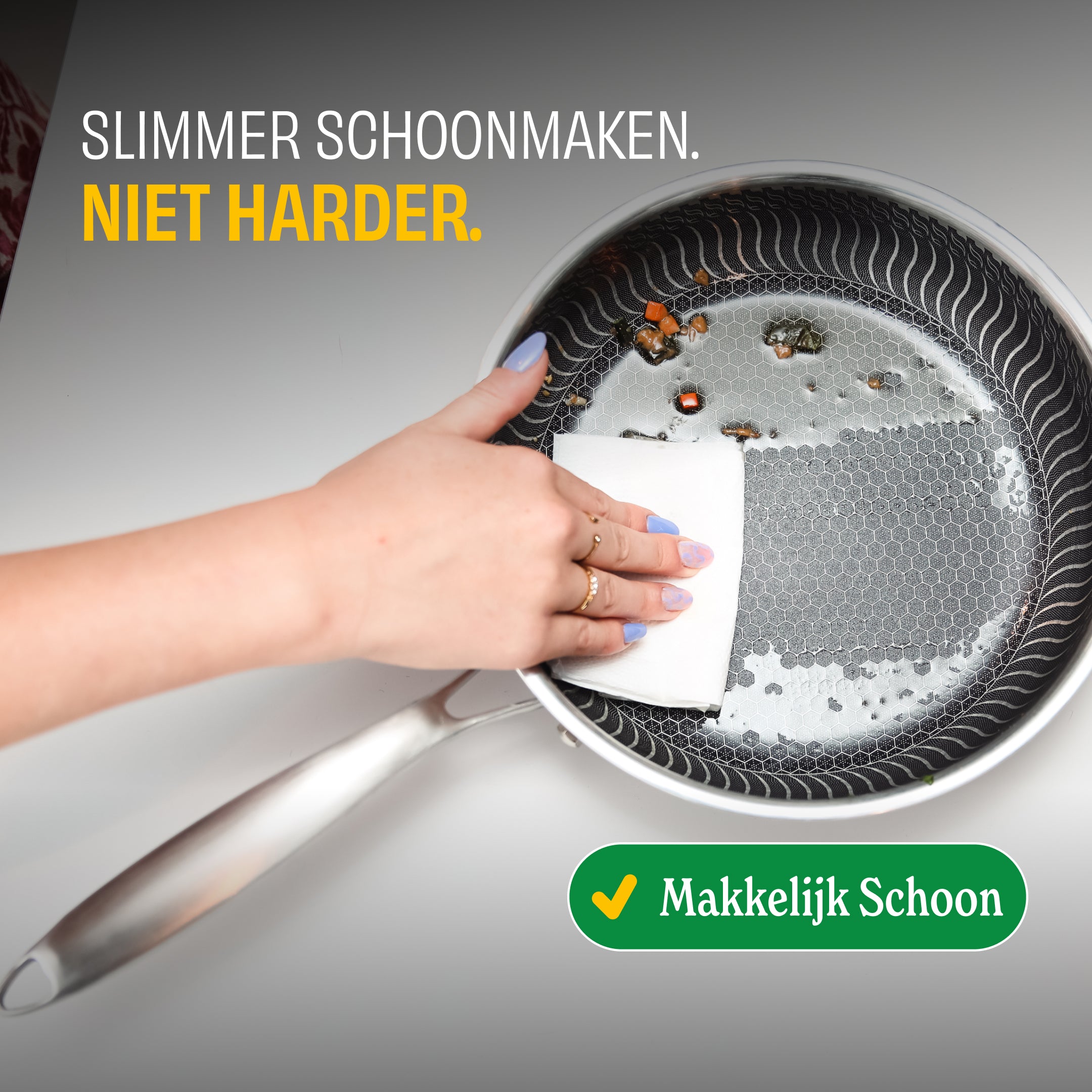 Honey koekenpan 28 cm met keramische antiaanbaklaag waarop voedsel makkelijk van de pan glijdt, onderdeel van een pannenset.