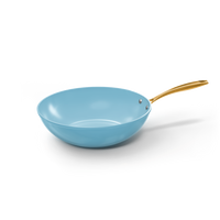 Blauwe Wokpan 30 cm van Cook & Pan met keramische antiaanbaklaag en goudkleurige greep.